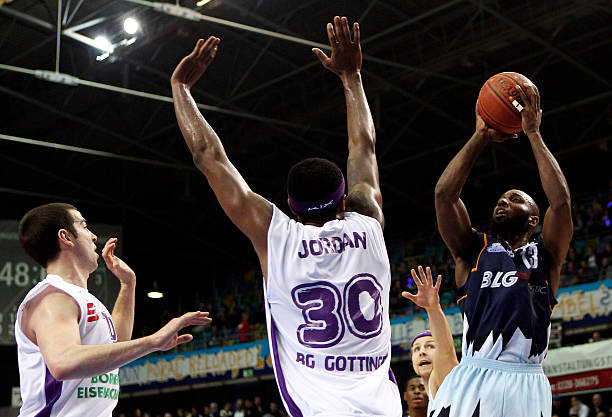 据当地记者 据当地记者