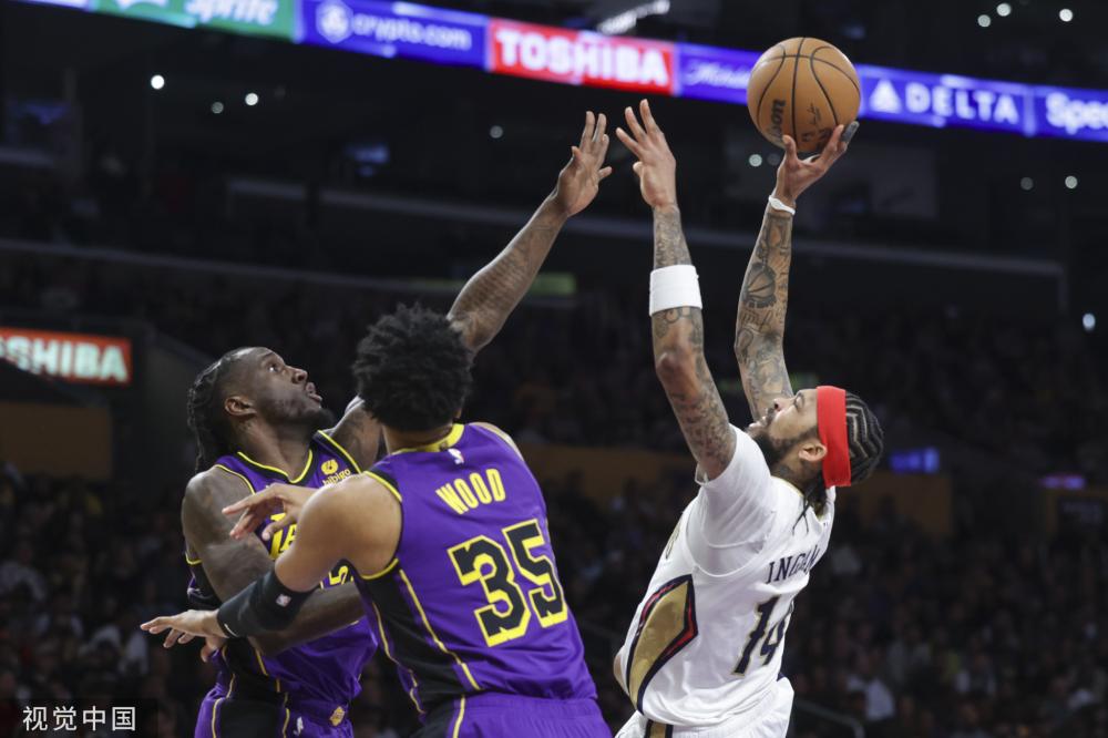 并展示其对 并展示其对