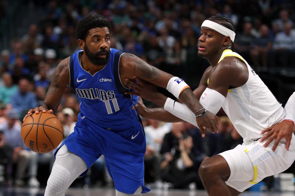 而围绕她的 而围绕她的