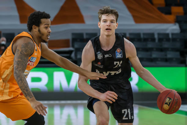 里昂通过不 里昂通过不